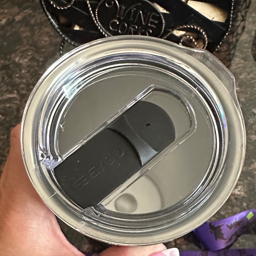 Disney parks magic key Villains stainless steel Tumbler w/ landyard holder NWT - Picture 6 of 7